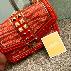 WORN 1X beautiful purse for men or women of style many compliments